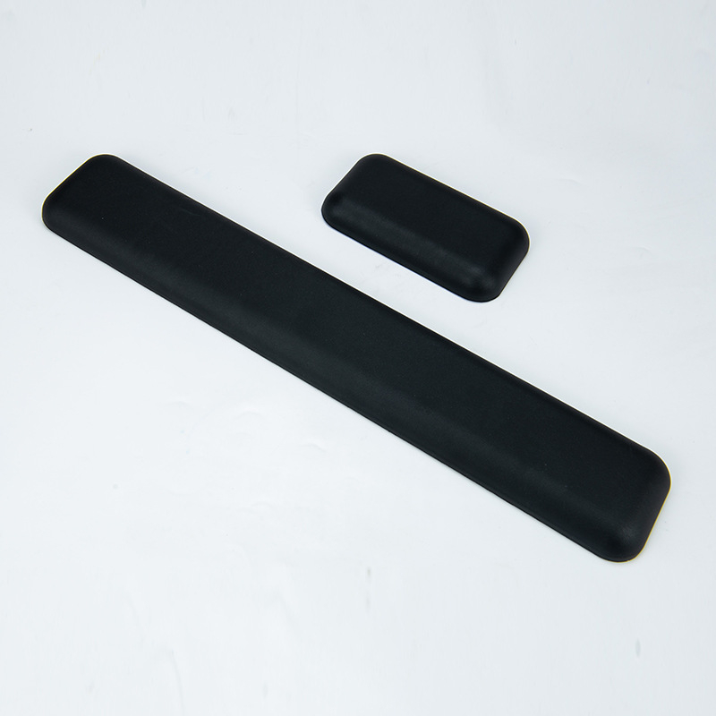 Паметна пяна клавиатурна подложка за китката с гумирана повърхност, едностранна, инжекционно формована.