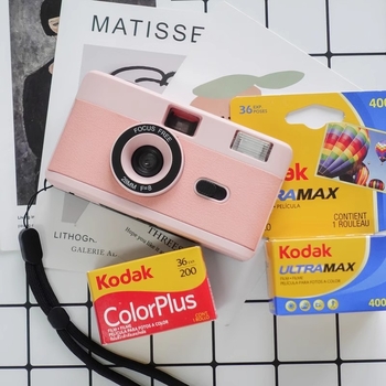 Филмова камера, компактен ретро дизайн, за снимане на филм, използва филм, живот на батерията до 3 години
