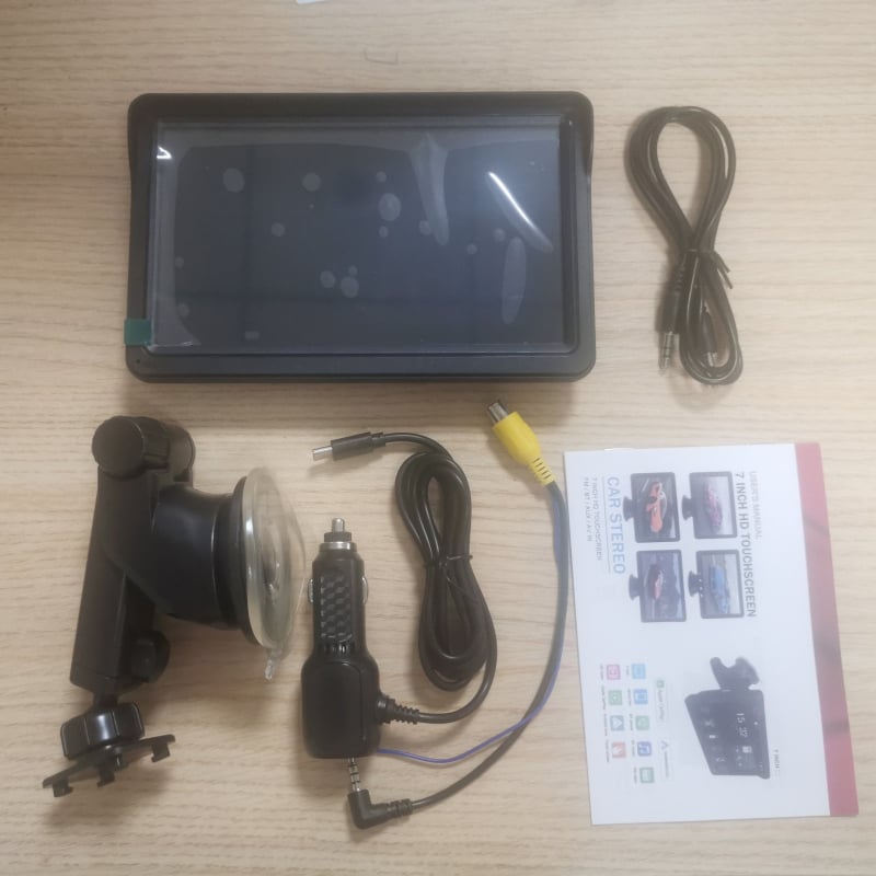 7-inčni prijenosni PND navigacijski sustav za automobil, MP5 multimedija, Bluetooth, kompatibilan CarPlay/Android Auto, dvojezgreni procesor, 8GB RAM, 480x800 rezolucija, USB-C priključak