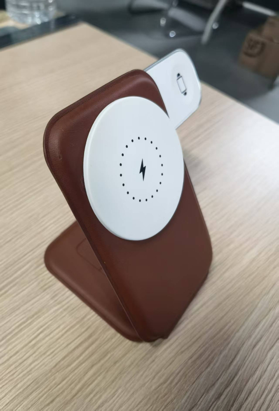 3-σε-1 αναδιπλούμενη βάση ασύρματης φόρτισης με μαγνητική φόρτιση, 15W QC3.0, 2A Έξοδος