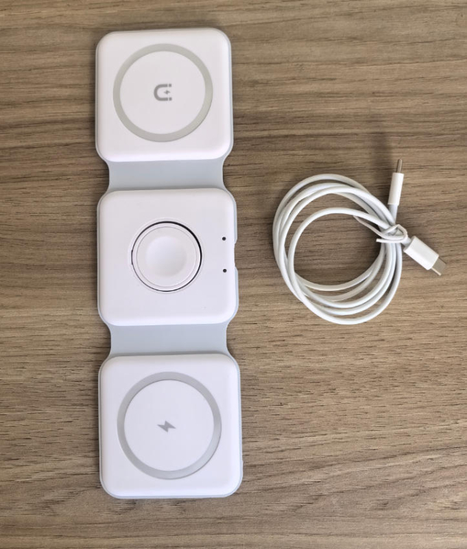 3-u-1 sklopivi magnetski bežični punjač za Apple iPhone, AirPods i Apple Watch – QC 3.0 brzo punjenje, izlaz 15W, ukupna snaga 22,5W