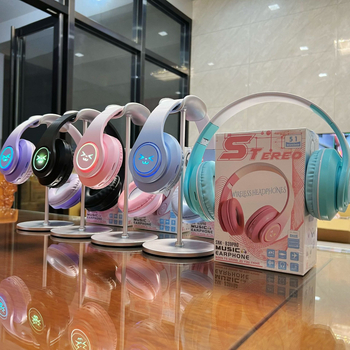 Ασύρματα ακουστικά κεφαλής για gaming με φωτιζόμενη ένδειξη, εμβέλεια 15 m, Bluetooth 5.0, αυτονομία 4-8 ωρών, υποστήριξη κλήσεων και αναπαραγωγής μουσικής