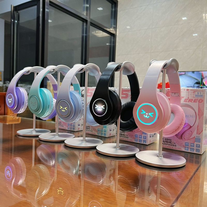 Ασύρματα ακουστικά κεφαλής για gaming με φωτιζόμενη ένδειξη, εμβέλεια 15 m, Bluetooth 5.0, αυτονομία 4-8 ωρών, υποστήριξη κλήσεων και αναπαραγωγής μουσικής