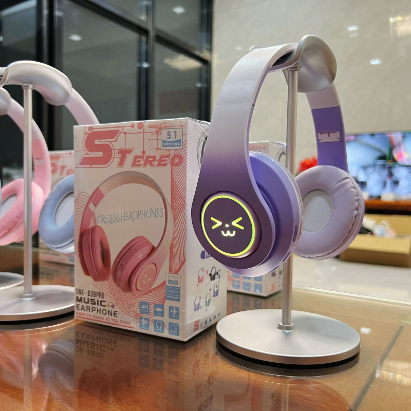 Ασύρματα ακουστικά κεφαλής για gaming με φωτιζόμενη ένδειξη, εμβέλεια 15 m, Bluetooth 5.0, αυτονομία 4-8 ωρών, υποστήριξη κλήσεων και αναπαραγωγής μουσικής