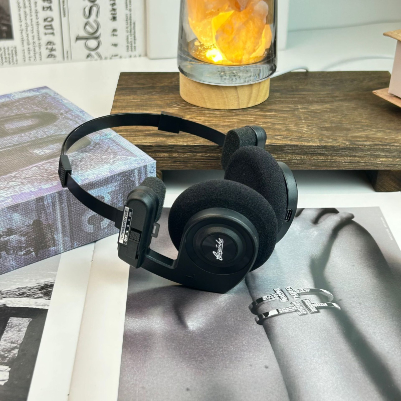 Nadglavničke Bluetooth slušalice s pulsirajućom svjetlošću, stereo, doseg 15 m, trajanje baterije 4–8 h, Bluetooth 5.3