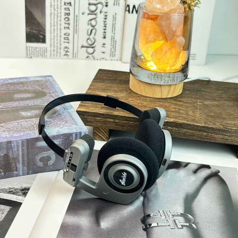 Nadglavničke Bluetooth slušalice s pulsirajućom svjetlošću, stereo, doseg 15 m, trajanje baterije 4–8 h, Bluetooth 5.3