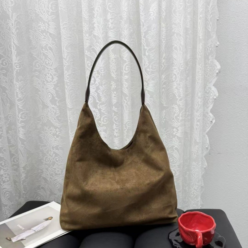 Torba za pazuh od kože jelena, urbani minimalizam, tote torba s magnetskim zatvaranjem, skriveni džep s zatvaračem, džepovi za telefon i osobnu iskaznicu, jesen 2025