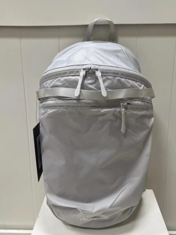 Unisex dnevni backpack za putovanja – lagan, vodootporan najlon, kapacitet ispod 20 L, džep za 10-inčni prijenosnik, ergonomske zakrivljene naramenice