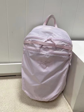 Unisex dnevni backpack za putovanja – lagan, vodootporan najlon, kapacitet ispod 20 L, džep za 10-inčni prijenosnik, ergonomske zakrivljene naramenice