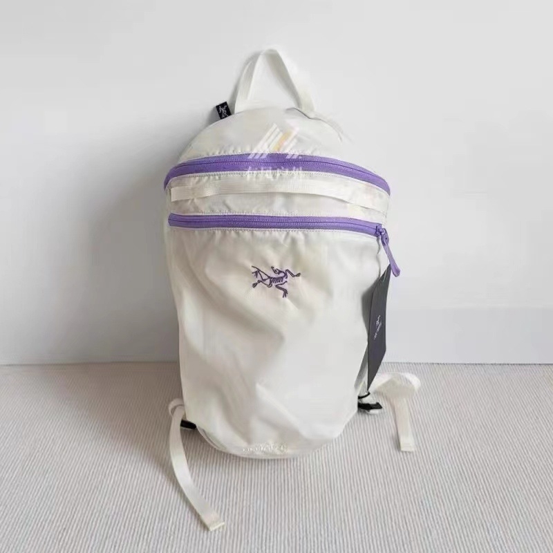 Unisex dnevni backpack za putovanja – lagan, vodootporan najlon, kapacitet ispod 20 L, džep za 10-inčni prijenosnik, ergonomske zakrivljene naramenice
