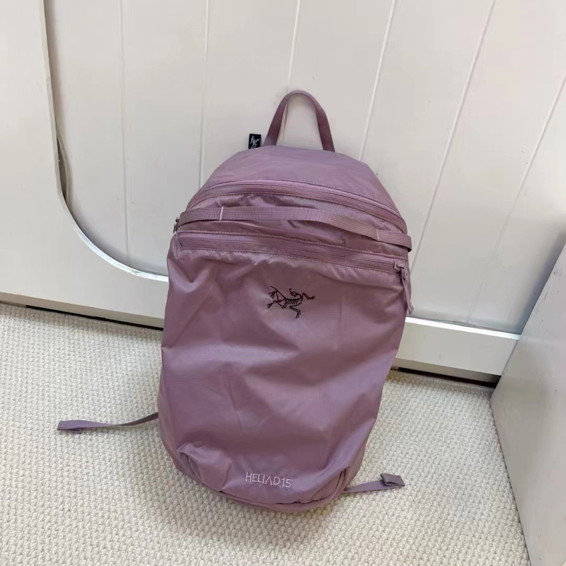 Unisex dnevni backpack za putovanja – lagan, vodootporan najlon, kapacitet ispod 20 L, džep za 10-inčni prijenosnik, ergonomske zakrivljene naramenice