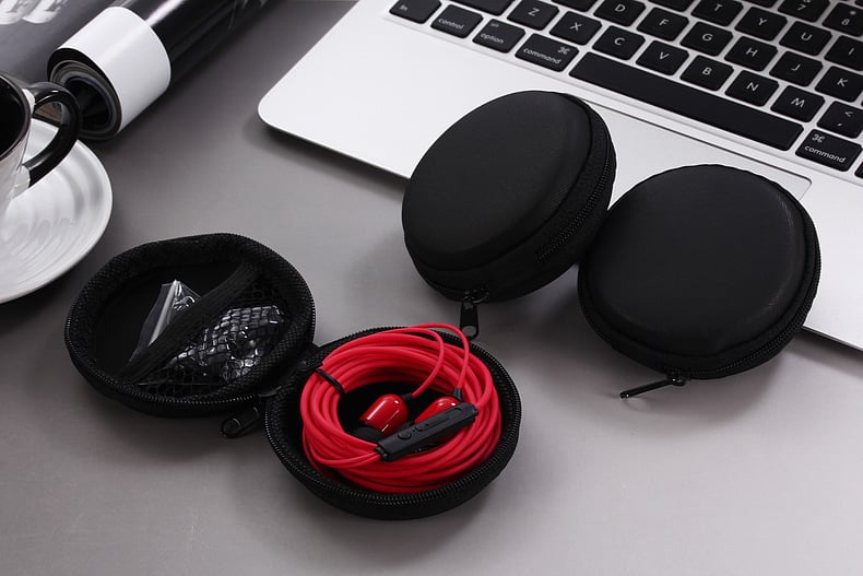 Ушна жична мониторна слушалка, модел 3M, 3,5 мм жак, кабел 3 м, честотен диапазон 20–2000 Hz, изкривяване 0,01%