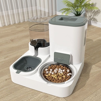 Automata etető vízadagolóval és integrált macska- és kutyáknak szóló tálval — Feszültség ≤36V — Teljesítmény 2000W+ — Túlmelegedés elleni védelem: Nincs