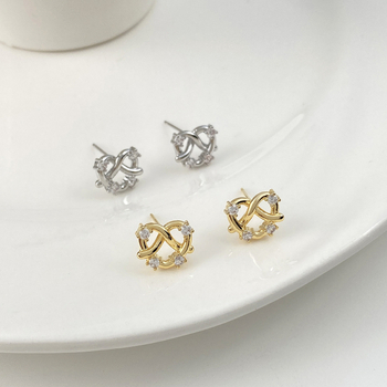 Szív alakú fülklipsz - aranyozott réz, gyémánt díszítés, elektroplattálás, 2025 ősz kiadás, női divatos fülbevaló