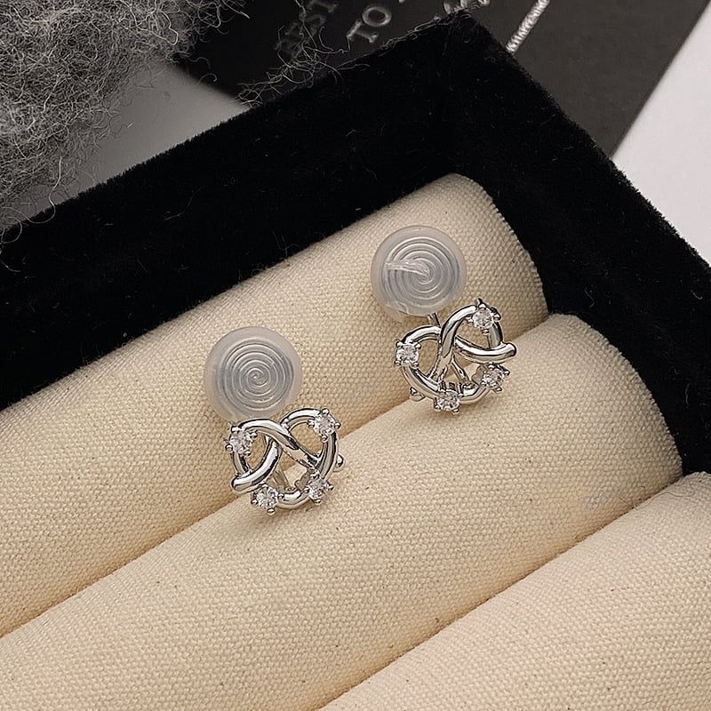 Szív alakú fülklipsz - aranyozott réz, gyémánt díszítés, elektroplattálás, 2025 ősz kiadás, női divatos fülbevaló