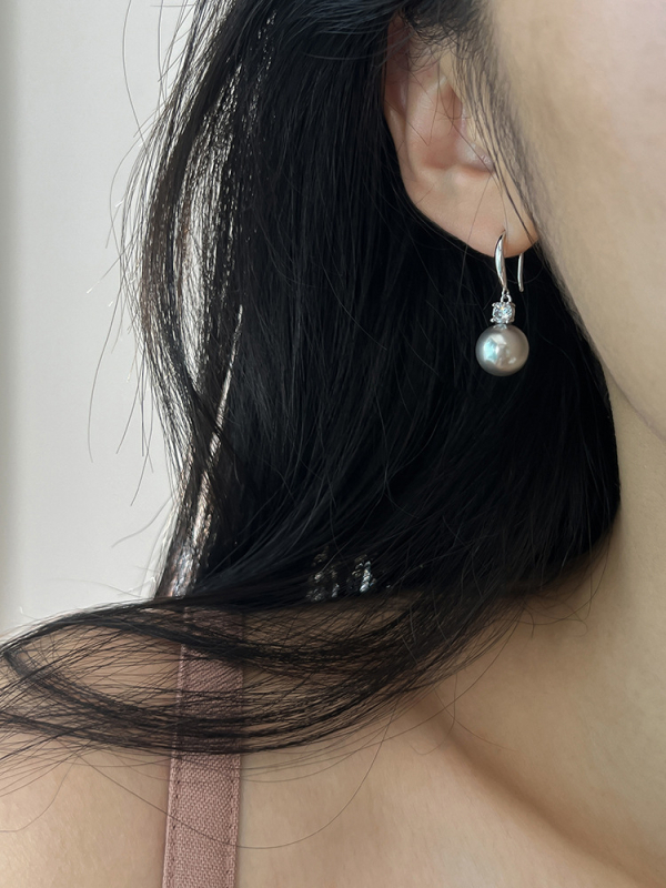 Ушни обици с кука — класически цирконови камъни и перли (Материал: сплав; Произход: Yiwu; Listing: Лято 2023; Стил: Япония и Южна Корея; Категория стил: Свежо и сладко)