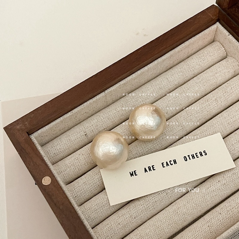 Gyöngy fülbevalók – geometriai design, koreai stílus (Anyag: Gyöngy; Márka: Jiajing; Forma: Geometriai típus; Kezelés: Elektroplattázás)