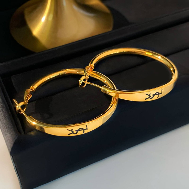Naušnice velike kružne obruče s geometrijskim slovima, bakar + srebrna igla, elektroplatinirano, pristupačan luksuz za žene
