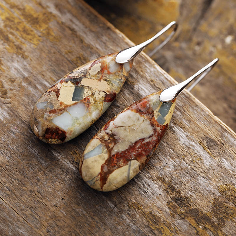 Обeци с естествени камъни – констелация, корона, листа, ромб, капковидна форма; за жени; пролет 2025