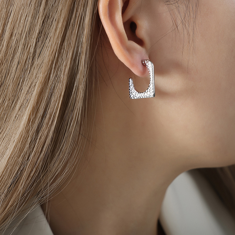 Cercei L-shaped din oțel titan cu electroplating, textură 3D geometrică în formă de picătură de apă, unisex, stil ins