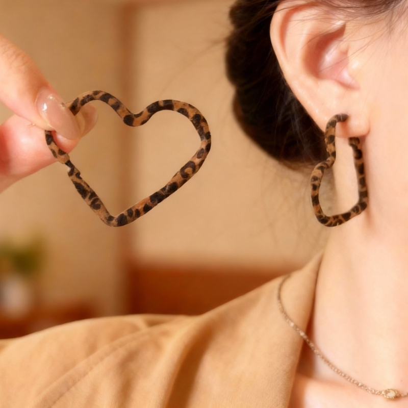 Fülbevalók - leopárd mintás, vintage Hongkong-stílus, geometriás forma; anyag: ötvözet; fülcsap: 925-ös ezüst; bevonat: színmegőrző elektropácolás; márka: Medo / Honey Density