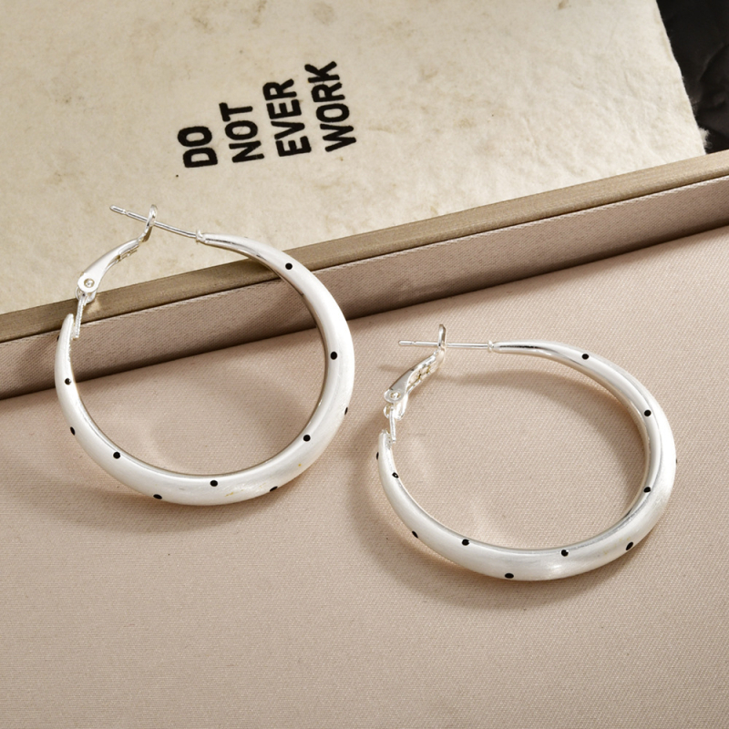 Cercei: formă de picătură de apă, tip geometric; cupru placat cu aur real; electroplacare; stil rece și ușor