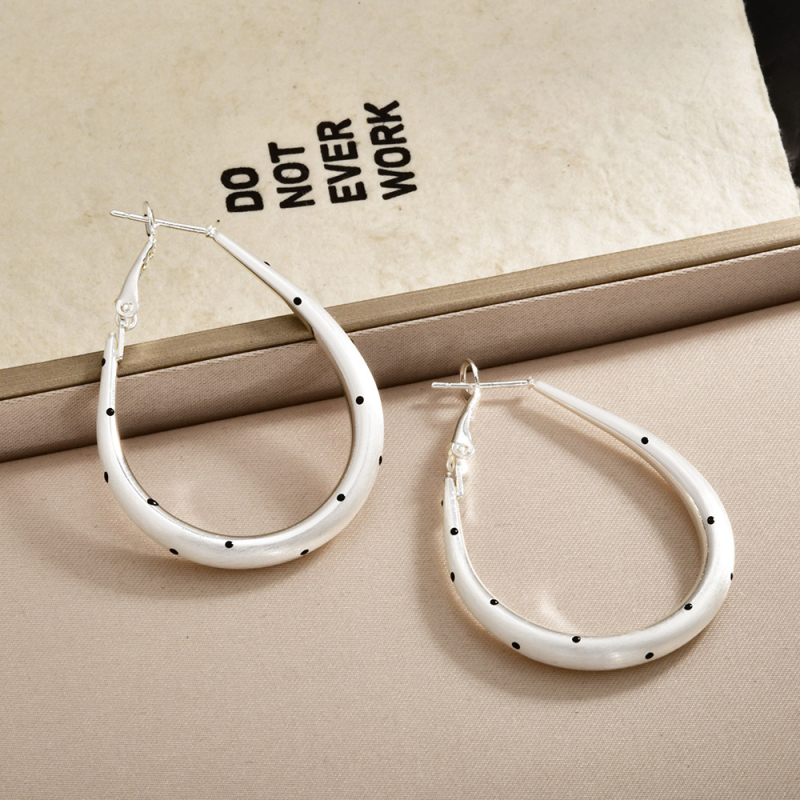 Cercei: formă de picătură de apă, tip geometric; cupru placat cu aur real; electroplacare; stil rece și ușor