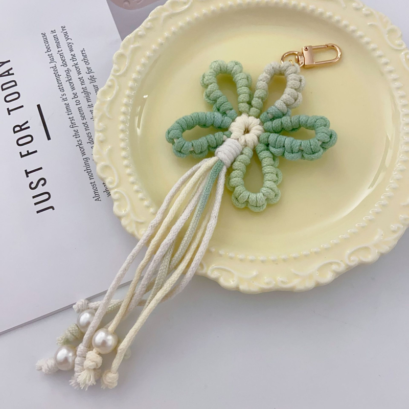 Pandantiv pentru geantă croșetat manual cu floare și ciucuri, aliaj, model floral, origine Yiwu, primăvară 2025