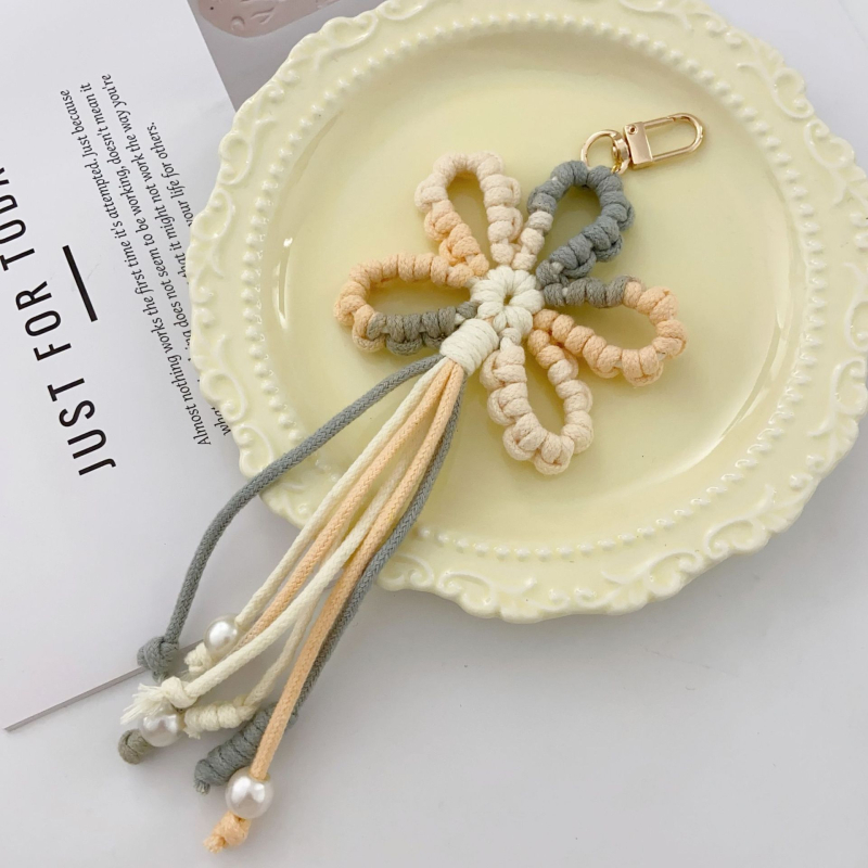 Pandantiv pentru geantă croșetat manual cu floare și ciucuri, aliaj, model floral, origine Yiwu, primăvară 2025