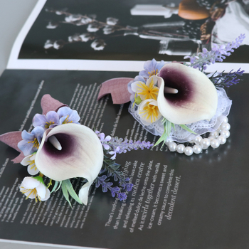 PU Calla Lily corsage és karkötő esküvőre – kézzel készített, corsage 9x14 cm, karkötő 10x10 cm