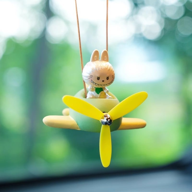 Карикатурна гипсова висулка за автомобил за вътрешно оформление, мотив пропелери и малък самолет