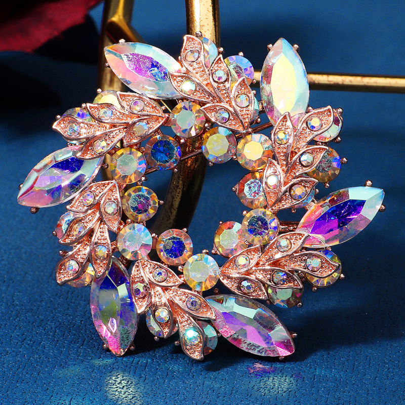 Bros s rhinestones za žene – dijamantni dizajn, srce labudice u vijencu, vjenčani dodatak