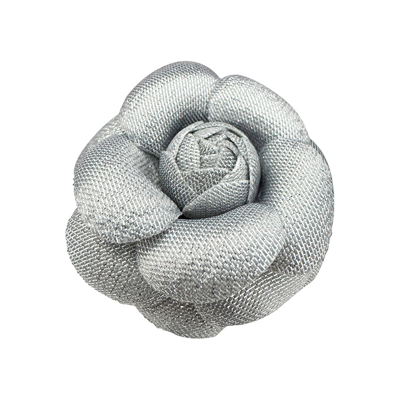 Tekstilna broš Camellia cvijet, retro, unisex, rever pin, memorijalna funkcija (Materijal: tekstil; Oblik: cvijet; Stil: retro/unisex; Funkcija: memorijalna)