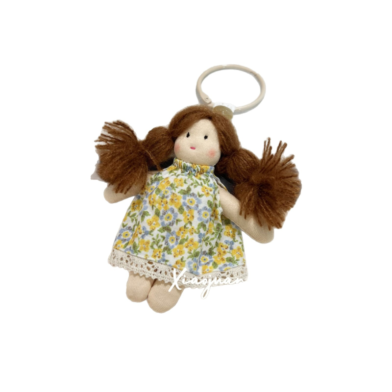 Korėjiečių stiliaus miela ilgaplaukė lėlė – pakabukas maišams, gėlių raštas, kvėpuojantis medvilnės-linų audinys