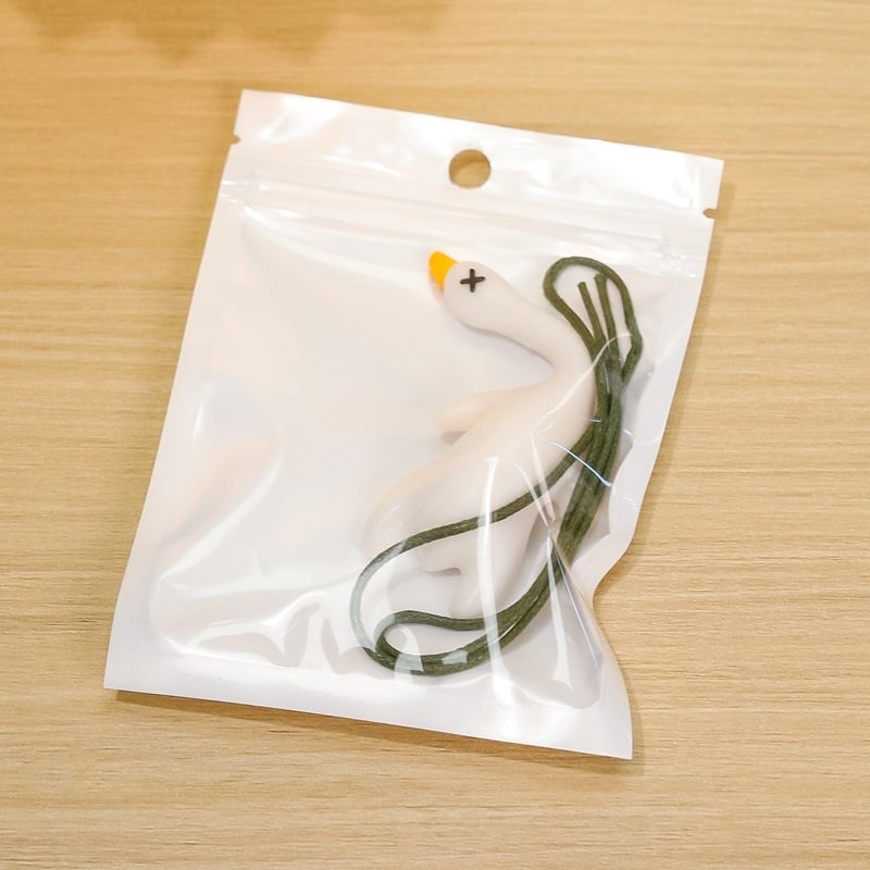 Ключодържател за кола с променящ се цвят при светлина/UV, мотив печена патица, пластмасов, марка Tang Yi, стил прост