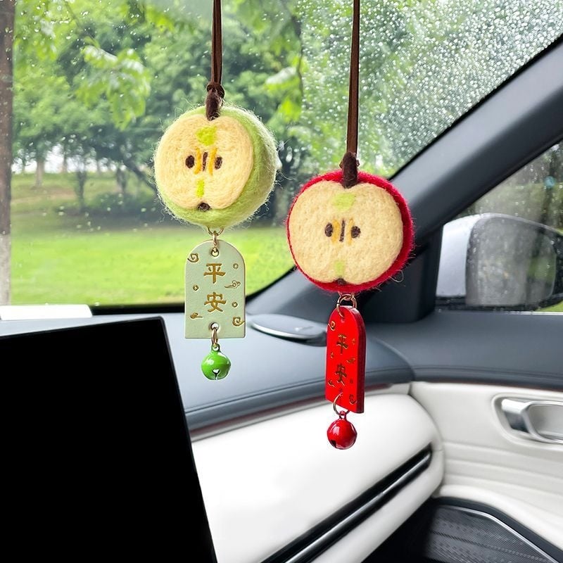 Автомобилна висулка за огледалото – сладка ябълка, мультяшен стил, материал химическо влакно, вътрешна украса за кола