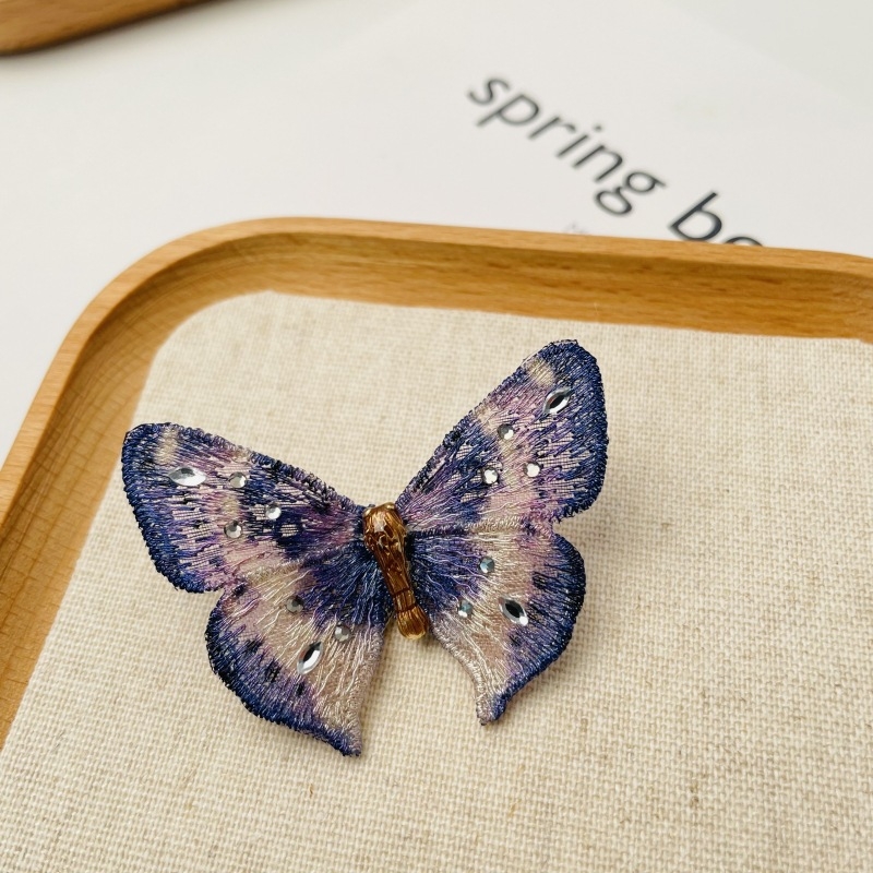 Broșă cu fluture brodat, vintage, lucrată manual, materiale mixte