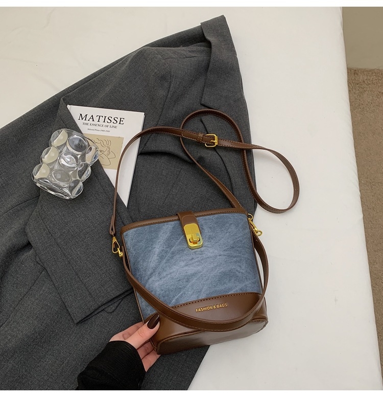 Ženska mala bucket torba, ljeto 2025, svestrana retro casual PU koža, torba na rame ili crossbody