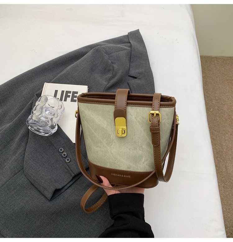 Ženska mala bucket torba, ljeto 2025, svestrana retro casual PU koža, torba na rame ili crossbody