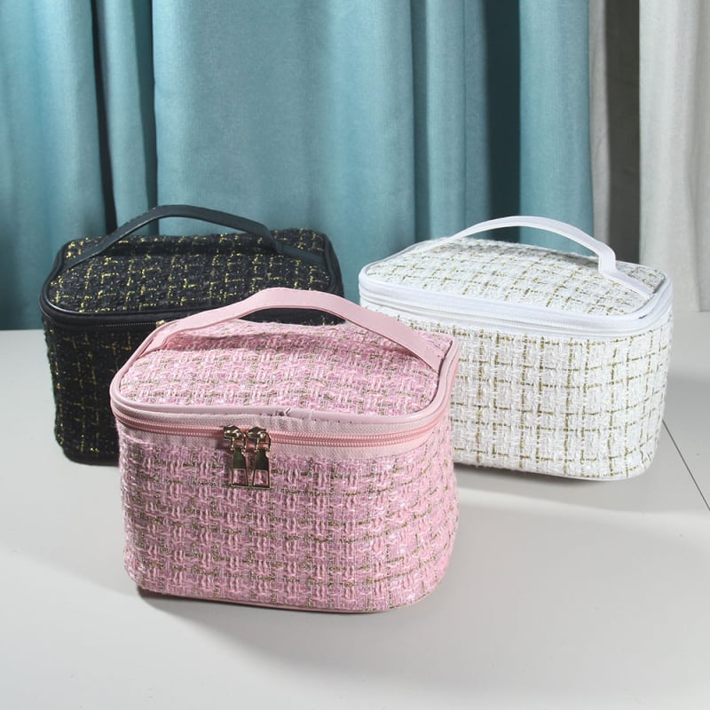 Geantă de machiaj în stil urban minimalist, material textil, căptușeală din poliester, închidere cu fermoar, construcție moale