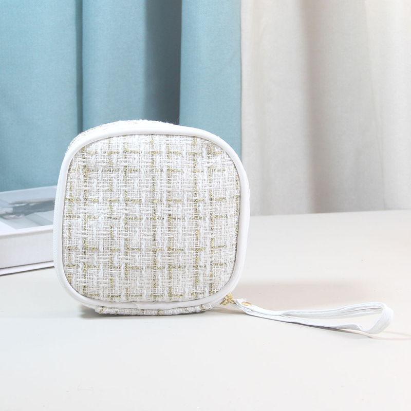 Geantă de machiaj în stil urban minimalist, material textil, căptușeală din poliester, închidere cu fermoar, construcție moale