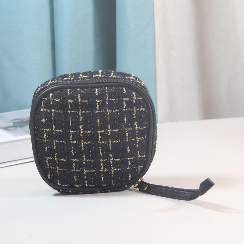 Geantă de machiaj în stil urban minimalist, material textil, căptușeală din poliester, închidere cu fermoar, construcție moale