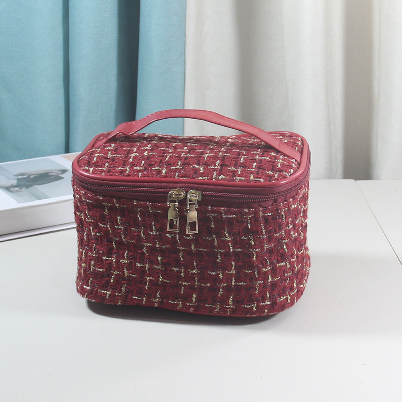 Geantă de machiaj în stil urban minimalist, material textil, căptușeală din poliester, închidere cu fermoar, construcție moale