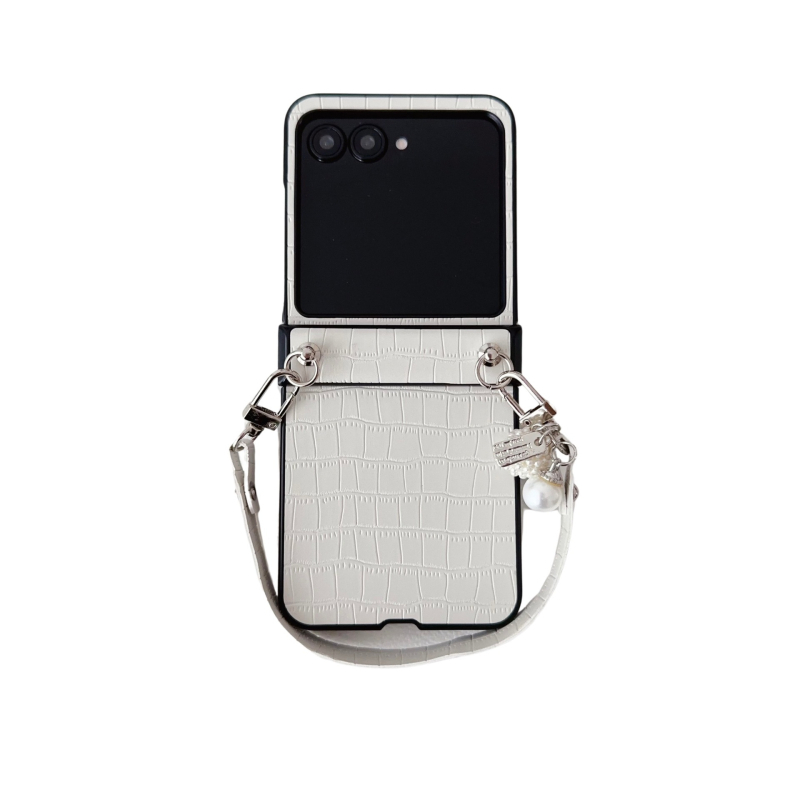 Θήκη Motorola Razr50/60 με βραχιόλι σε υφή κροκοδειλικού δέρματος, από συνθετικό δέρμα, μηχανική επεξεργασία, αναδιπλούμενο καπάκι, προστασία από πτώσεις