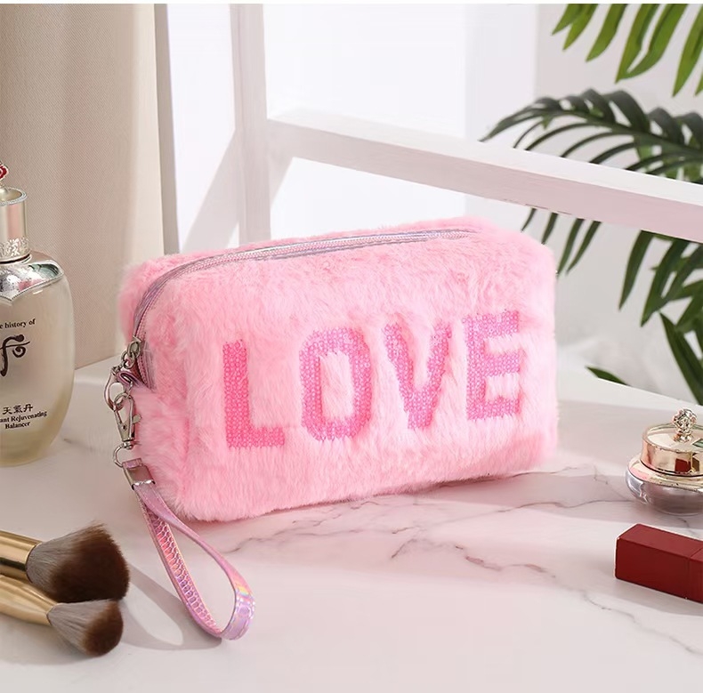 Τσαντάκι καλλυντικών από βελούδινο ύφασμα για ταξίδια — αστικός μινιμαλισμός, βελούδινη επιφάνεια, επένδυση πολυεστέρα, αδιάβροχο, διαπνέον και αντιβακτηριακό