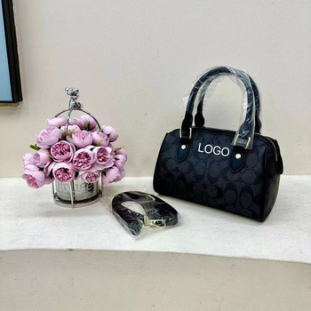 Torba oblika jastuka, PU materijal, zatvarač na zip, poliester podstava, gradski minimalistički stil