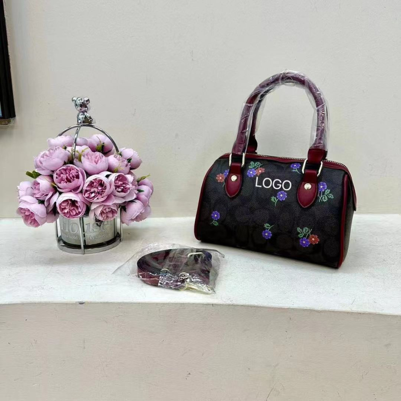 Torba oblika jastuka, PU materijal, zatvarač na zip, poliester podstava, gradski minimalistički stil