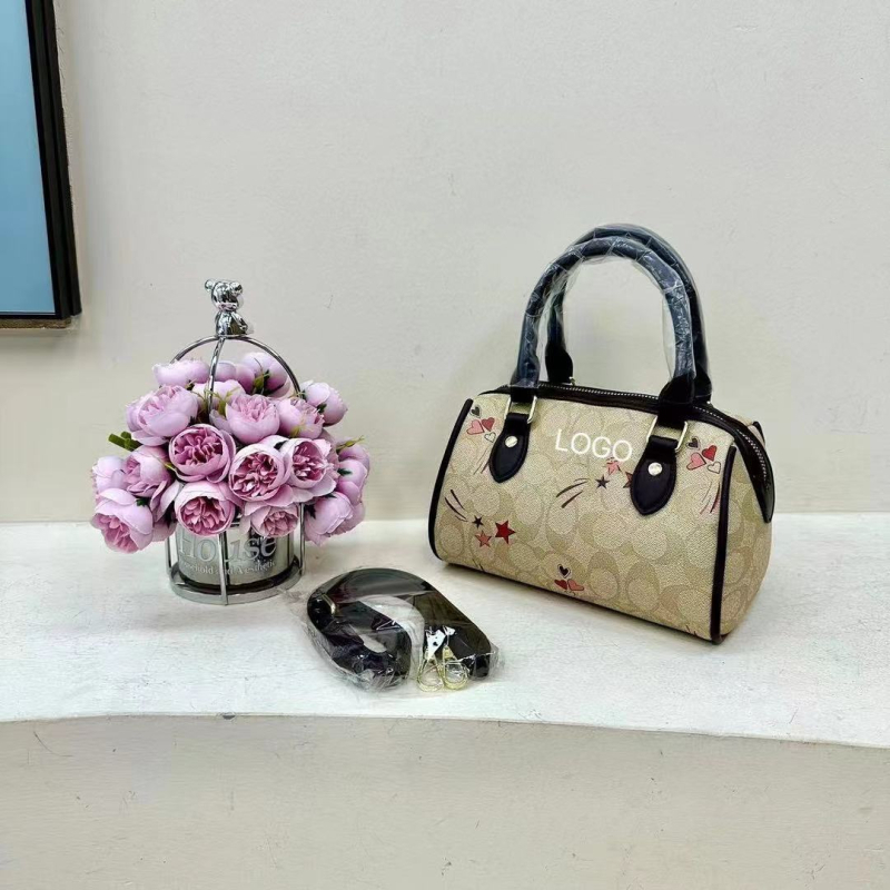 Torba oblika jastuka, PU materijal, zatvarač na zip, poliester podstava, gradski minimalistički stil