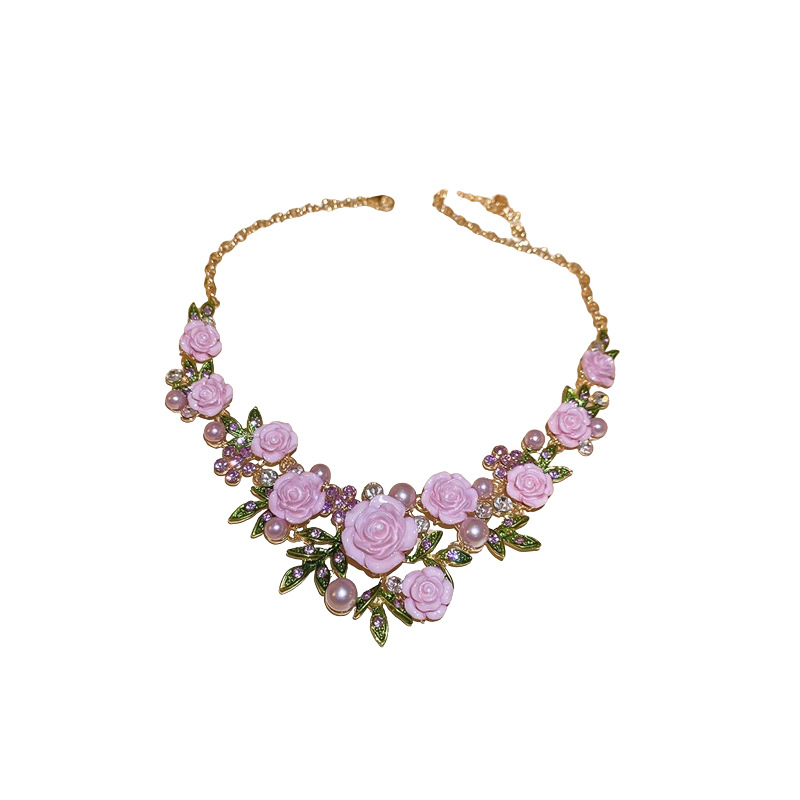 Pastorális stílusú virágos levél nyaklánc készlet, műgyöngyökkel és gyémántszerű akcentusokkal, collarbone hosszú lánccal; tartalmazza a fülbevalókat és karkötőt