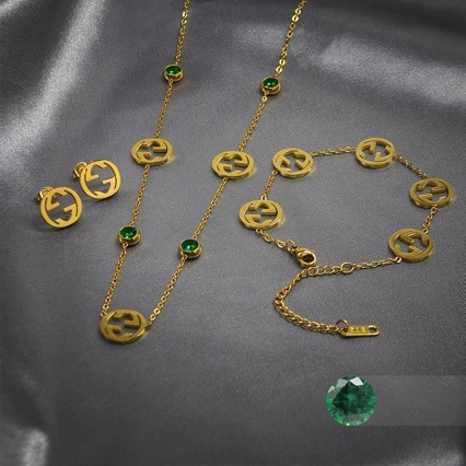 Ékszerszett: Titánacél cirkóniával, O-lánc, rozsdamentes acél medál, keresztre/korona/román szám motívumok; fülbevaló + nyaklánc + karkötő